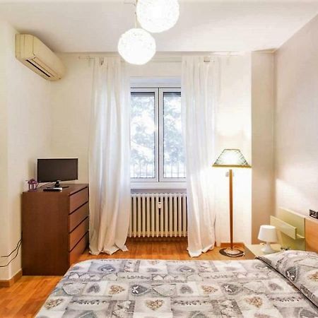 Isola Lagosta Apartment Милано Екстериор снимка