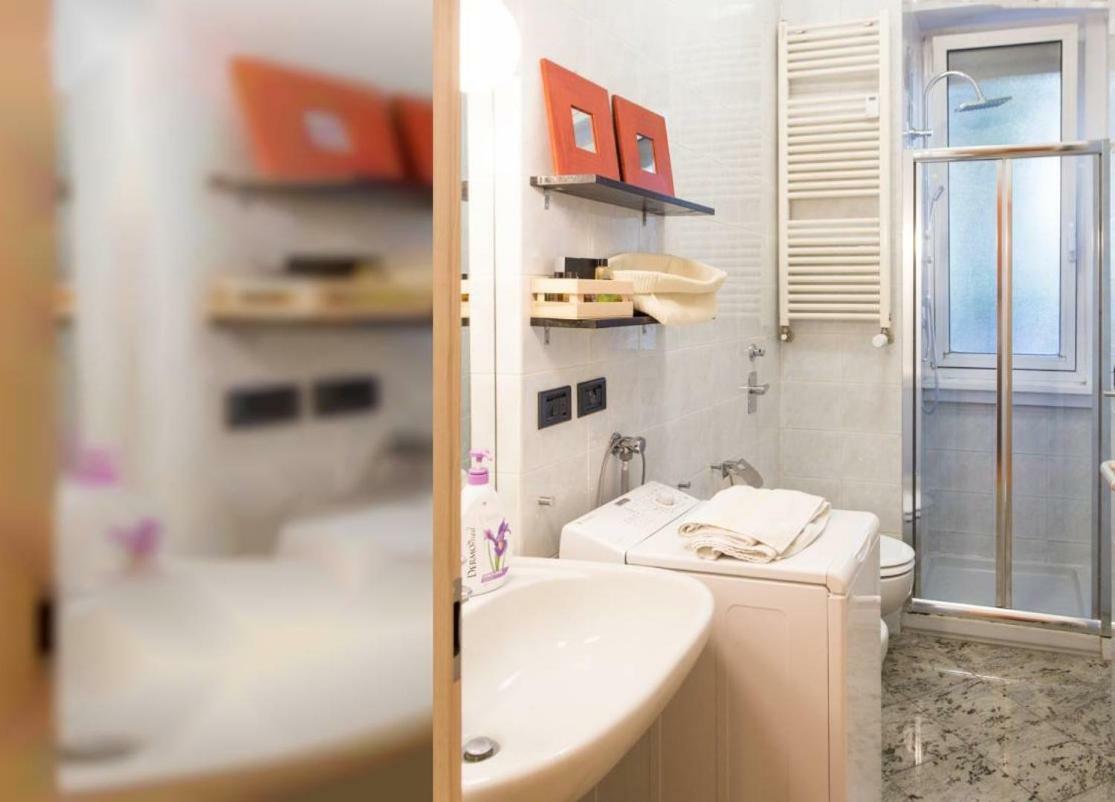 Isola Lagosta Apartment Милано Екстериор снимка