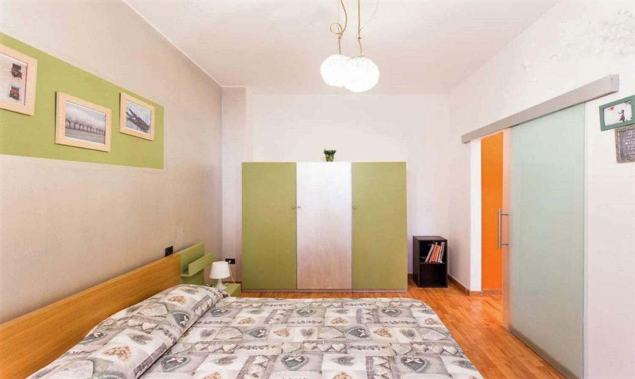 Isola Lagosta Apartment Милано Екстериор снимка