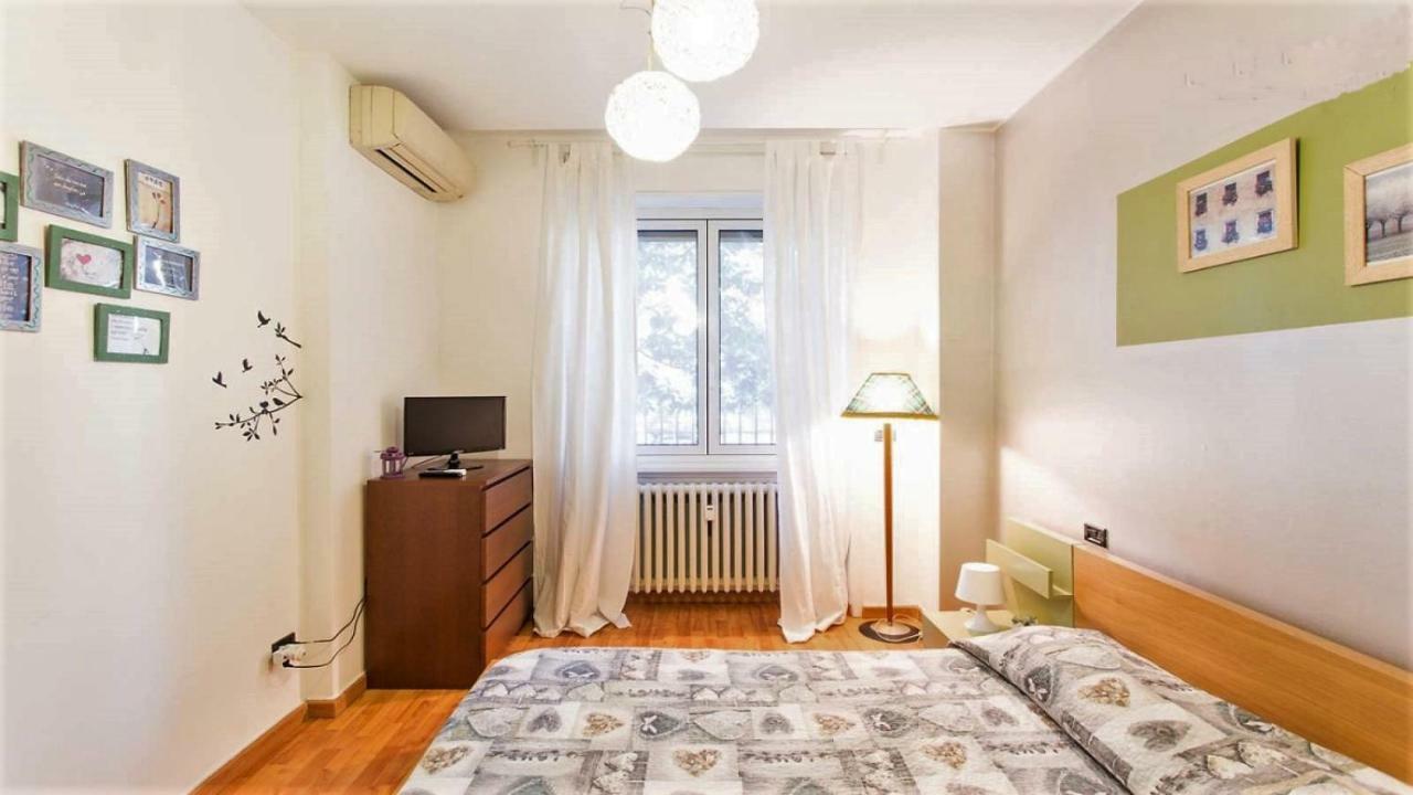 Isola Lagosta Apartment Милано Екстериор снимка